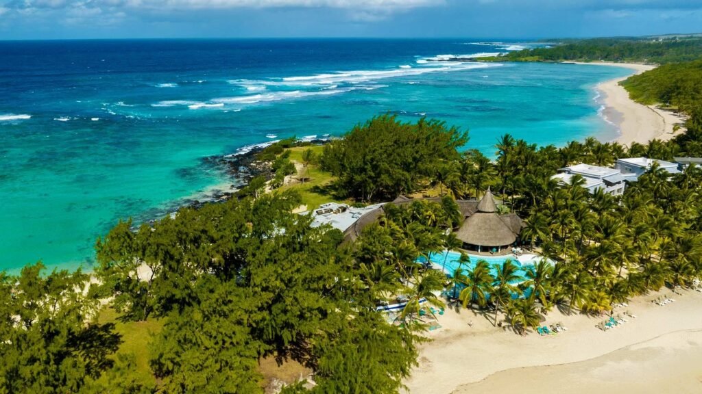 SHANDRANI BEACHECOMBER RESORT & SPA